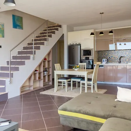 Exclusive Apartment *