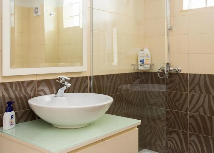 Exclusive アパート