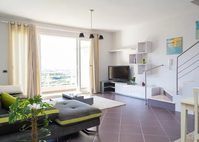 Exclusive * 地拉那